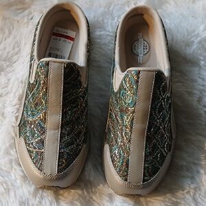 Easy Spirit Women's Slip-On Sneakers - Beige and Teal